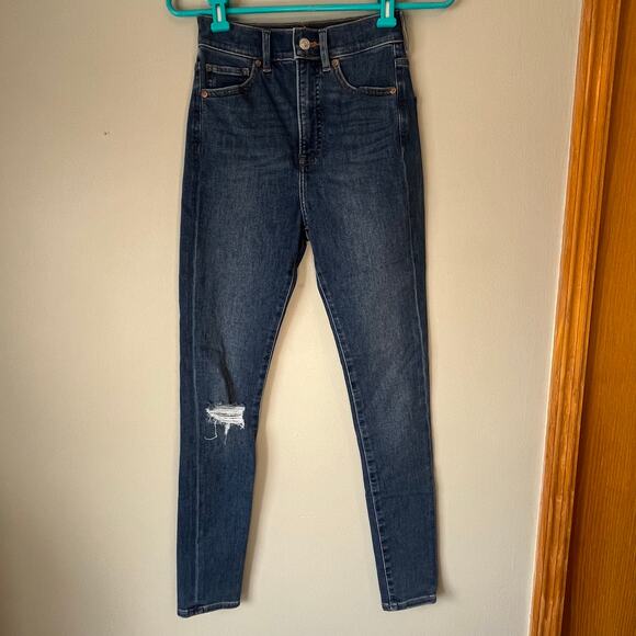 Express Medium Wash Distressed Super High Rise Skinny Jean Size 00R - Picture 13 of 13